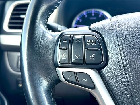 Used 2018 Toyota Highlander Plus image 30