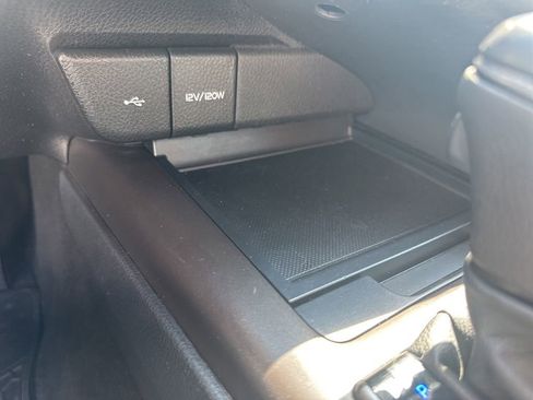 Used 2021 Toyota Camry SE FWD image 17