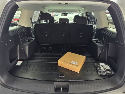 New 2026 Hyundai Santa Fe SE image 3