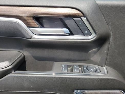 Used 2025 Chevrolet Silverado 1500 LT RWD image 7