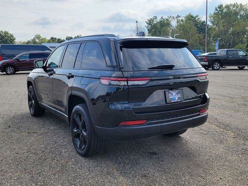 Certified 2022 Jeep Grand Cherokee Altitude image 8