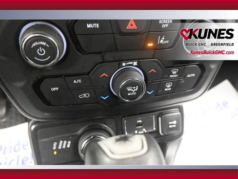 Used 2023 Jeep Renegade Latitude image 34