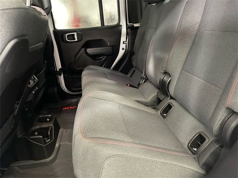 Certified 2024 Jeep Gladiator Rubicon w/ Convenience Group image 21