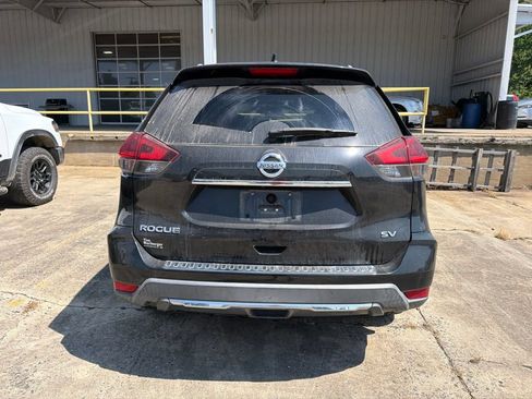 Used 2018 Nissan Rogue SV w/ Premium Package FWD image 5