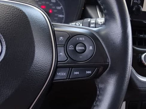 Certified 2024 Toyota Corolla Cross LE FWD image 37