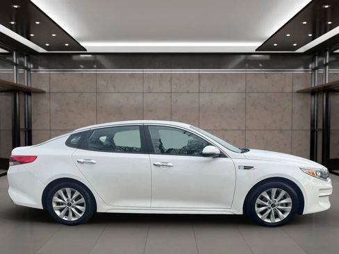 Used 2018 Kia Optima LX w/ 17" Alloy Wheels Package image 7