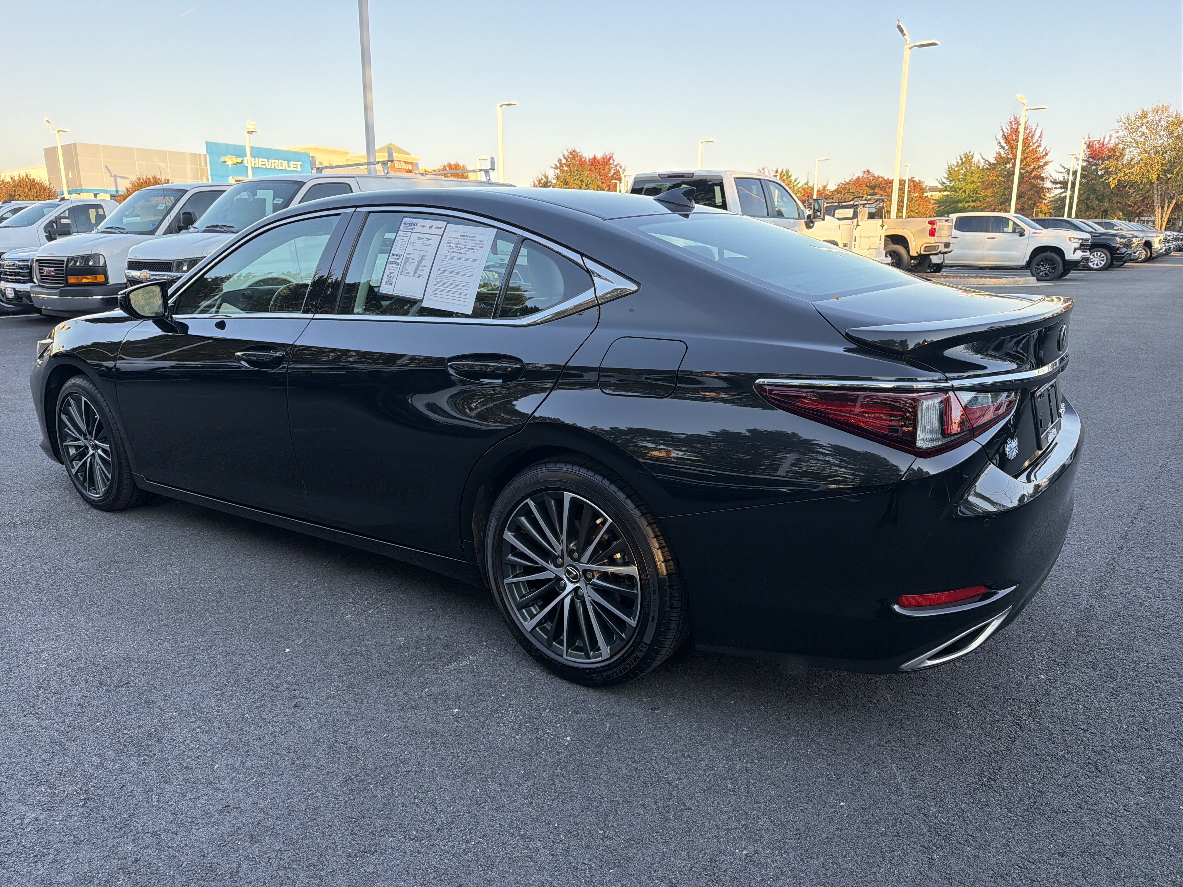 Used 2025 Lexus ES 350 w/ Premium Package FWD image 7