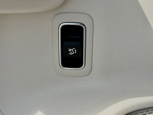 Used 2025 Mercedes-Benz GLB 250 image 26