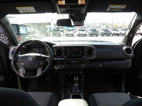 Used 2023 Toyota Tacoma TRD Off-Road w/ Technology Package AWD/4WD image 20