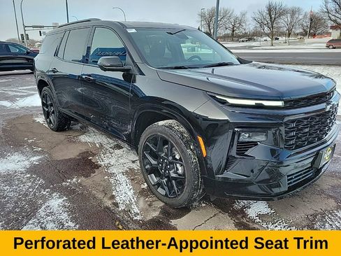 Used 2025 Chevrolet Traverse RS image 9