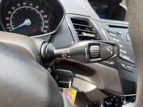 Used 2018 Ford Fiesta SE FWD image 32