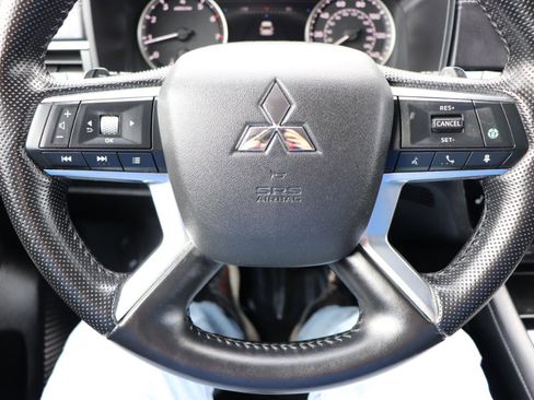 Used 2024 Mitsubishi Outlander FWD image 31