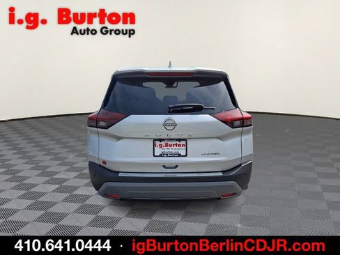 Used 2023 Nissan Rogue SV AWD/4WD image 5