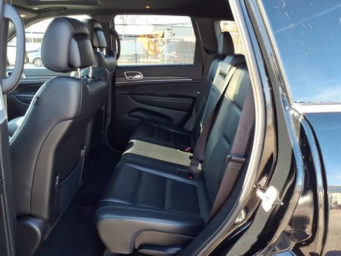 Used 2022 Jeep Grand Cherokee Limited image 12