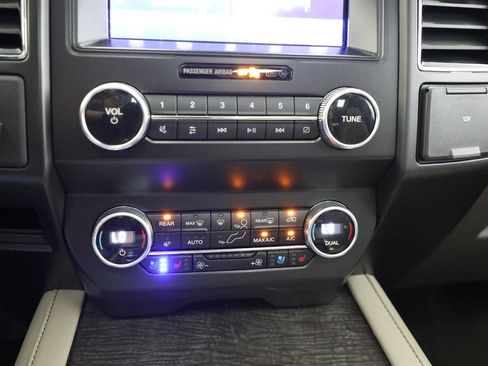 Used 2021 Ford Expedition Max Limited AWD/4WD image 7