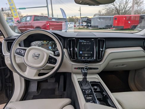 Used 2018 Volvo XC60 T5 Inscription w/ Convenience Package image 13