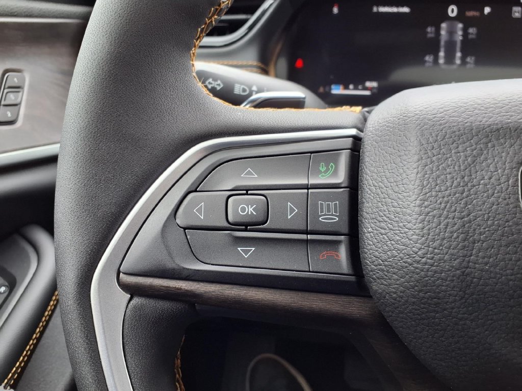 New 2026 Jeep Grand Cherokee Limited AWD/4WD image 12