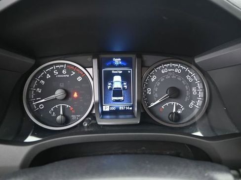 Used 2021 Toyota Tacoma TRD Sport w/ Technology Package AWD/4WD image 10