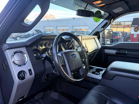 Used 2015 Ford F350 Lariat image 26