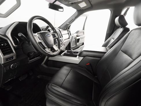 Used 2019 Ford F250 Lariat image 13