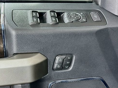 Used 2022 Ford F250 Lariat w/ Black Appearance Package AWD/4WD image 18