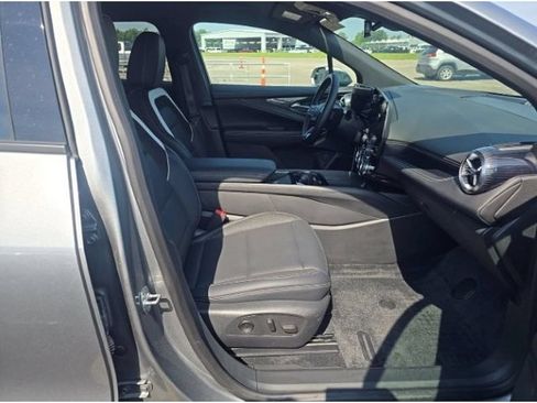 Used 2024 Chevrolet Blazer EV LT AWD/4WD image 8