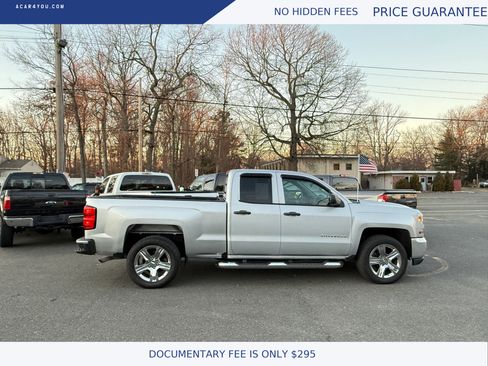 Used 2018 Chevrolet Silverado 1500 Custom image 2