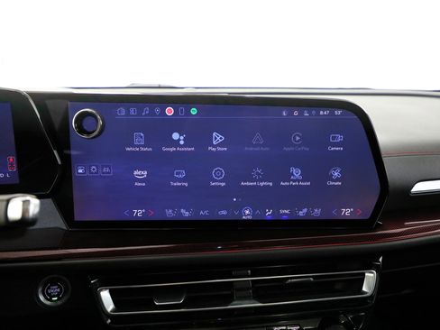 Used 2024 Chevrolet Traverse RS image 7