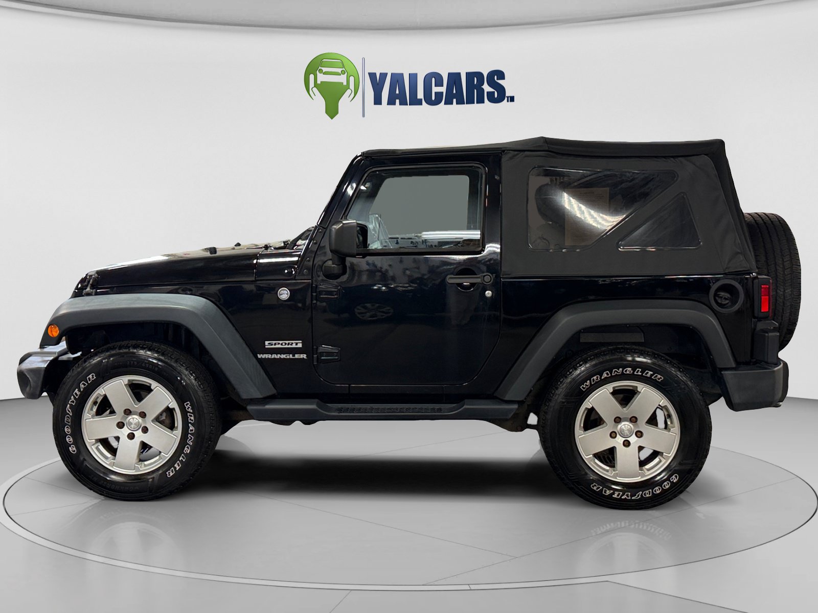 Used 2014 Jeep Wrangler Sport AWD/4WD image 2