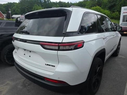 Used 2023 Jeep Grand Cherokee Limited w/ Luxury Tech Group II AWD/4WD image 5