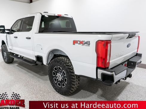 Used 2025 Ford F250 XLT w/ FX4 Off-Road Package image 3