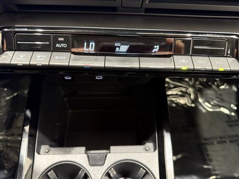 Used 2024 Toyota Prius LE image 34