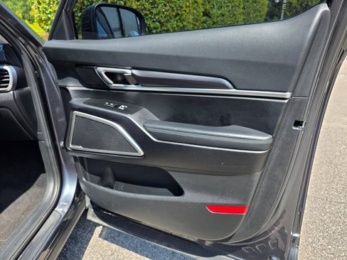 Used 2023 Kia Telluride S AWD/4WD image 33