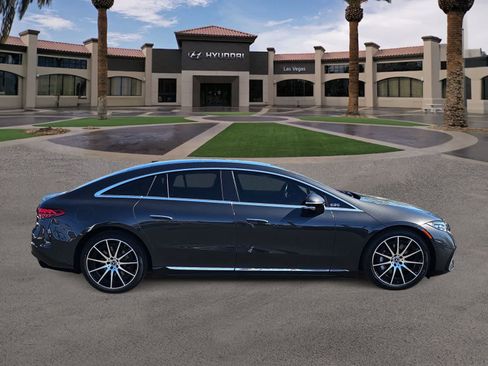 Used 2023 Mercedes-Benz EQS 580 4MATIC Sedan image 9