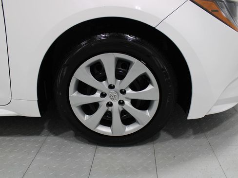 Used 2021 Toyota Corolla LE FWD image 5