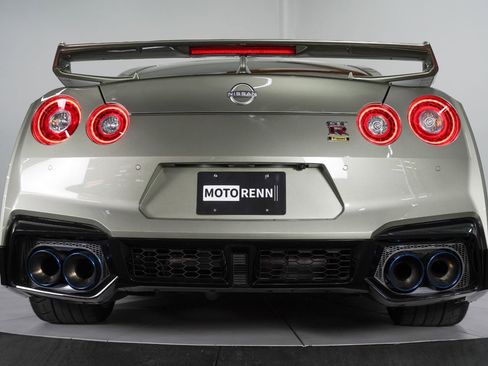 Used 2024 Nissan GT-R T-spec Dual-clutch 6-Speed Tra w/ Floor Mat Package image 26