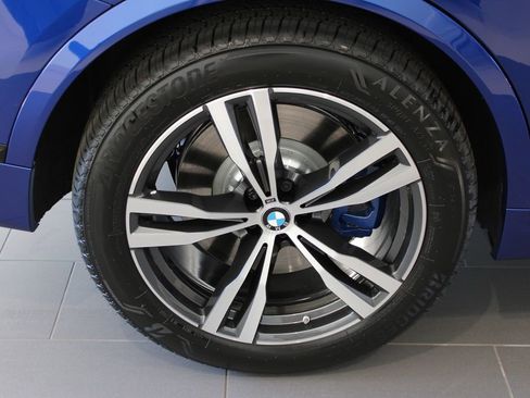 Used 2025 BMW X7 M60i image 35