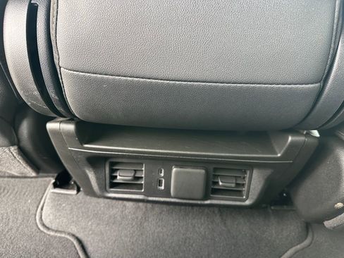 Used 2025 GMC Sierra 1500 SLT image 11