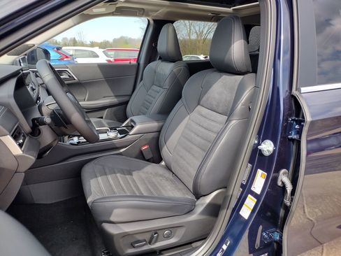 New 2026 Mitsubishi Outlander SE image 8