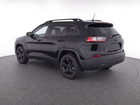 Used 2021 Jeep Cherokee Latitude Plus FWD image 3