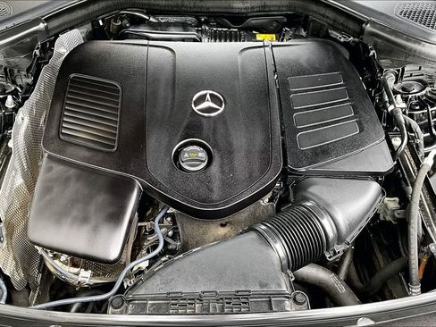 Used 2023 Mercedes-Benz GLC 300 4MATIC image 9