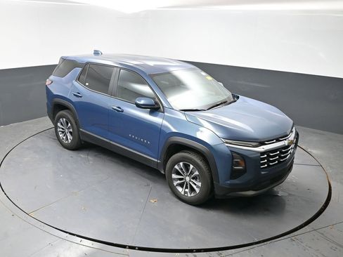 Used 2025 Chevrolet Equinox LT image 17