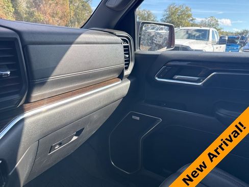 Used 2023 GMC Sierra 1500 Elevation w/ Elevation Premium Package image 17