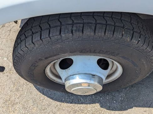 Used 2000 Ford F350 XL image 29