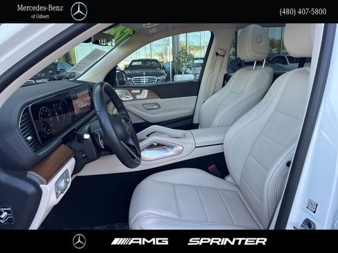 Used 2024 Mercedes-Benz GLS 450 4MATIC image 9