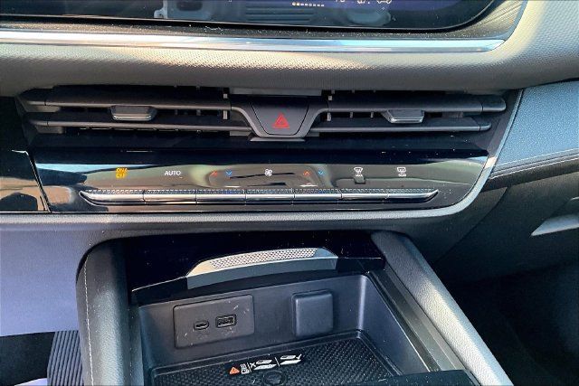 Used 2024 Buick Envision Preferred AWD/4WD image 32