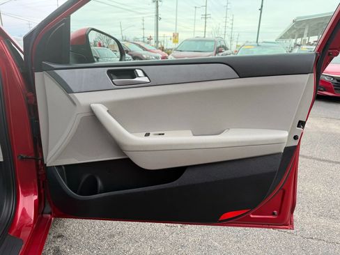 Used 2017 Hyundai Sonata SE image 27