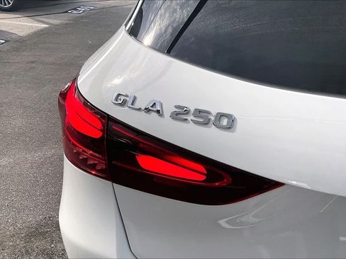 Certified 2026 Mercedes-Benz GLA 250 4MATIC image 10