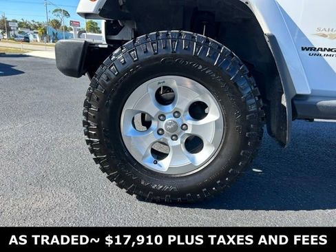 Used 2015 Jeep Wrangler Unlimited Sahara w/ Connectivity Group image 9