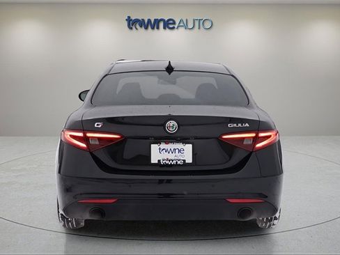 Used 2022 Alfa Romeo Giulia Sprint image 4